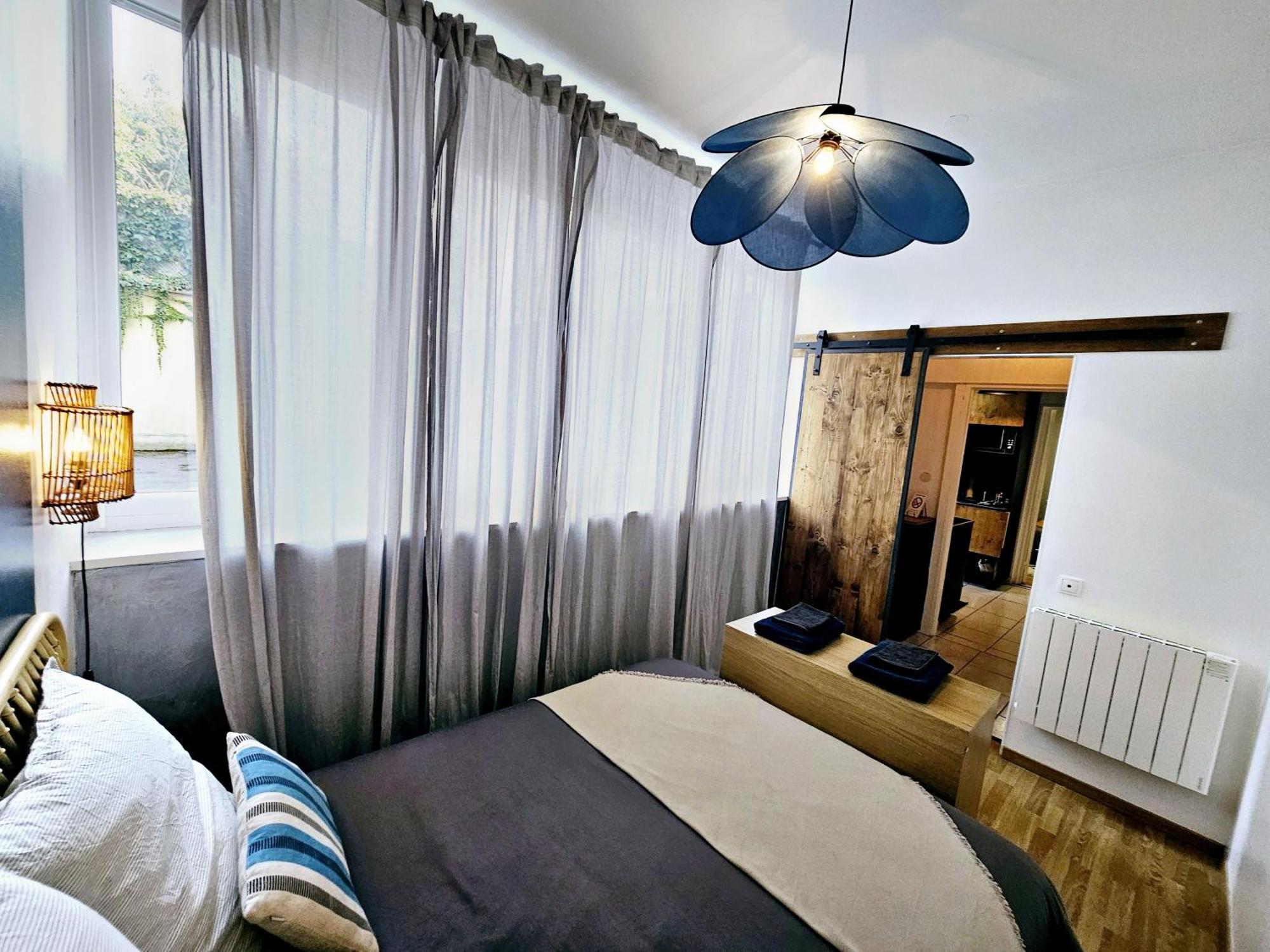 Refuge Urbain - Ideal Pro, Familles & Amis - Le Calme En Hypercentre - Wifi Haut Debit - Netflix - Machine A Laver - Gare, Cathedrale, Commerces, Restaurants & Transports En Commun A Moins De 10 Minutes A Pied Reims Exterior photo