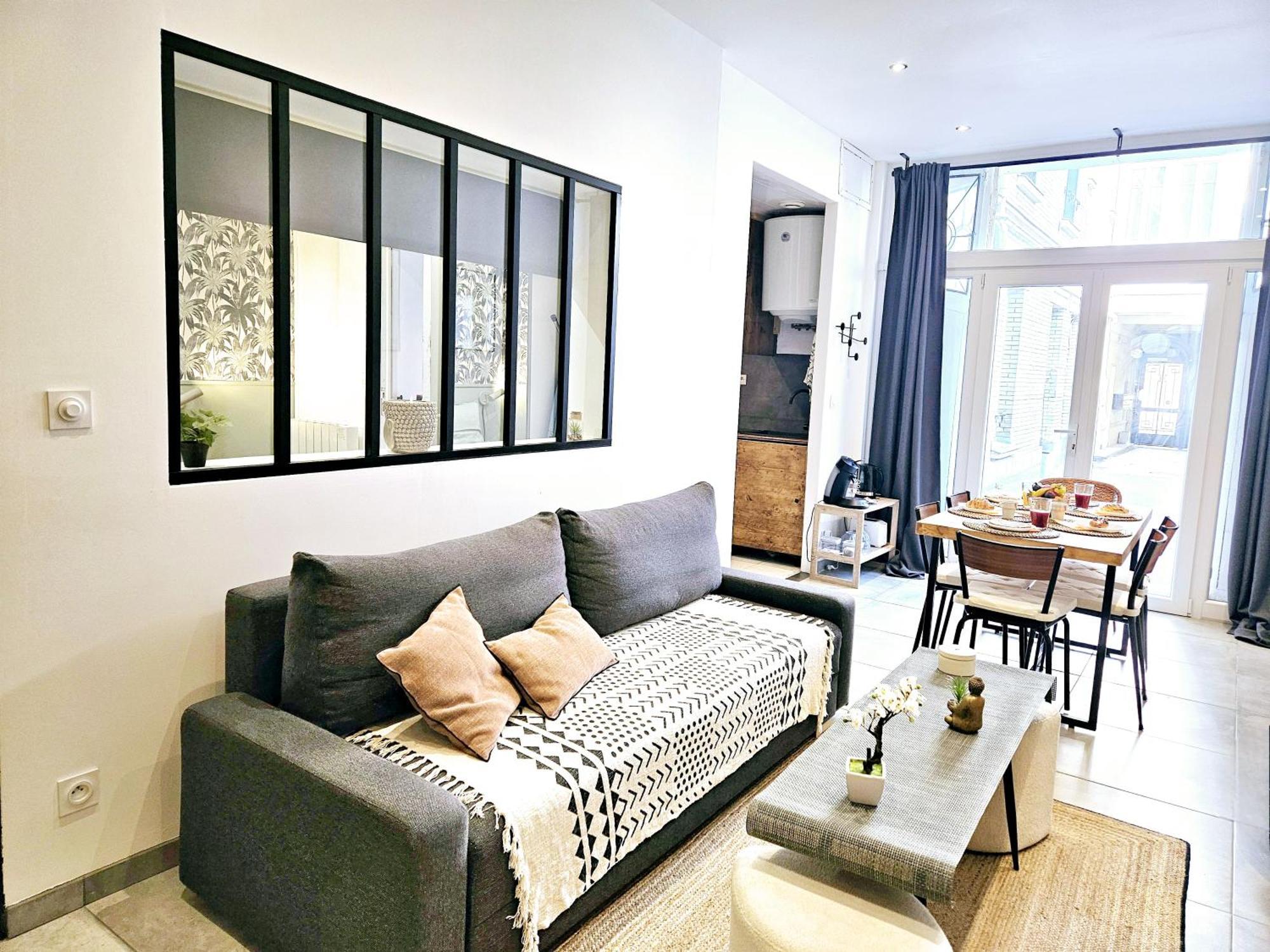Refuge Urbain - Ideal Pro, Familles & Amis - Le Calme En Hypercentre - Wifi Haut Debit - Netflix - Machine A Laver - Gare, Cathedrale, Commerces, Restaurants & Transports En Commun A Moins De 10 Minutes A Pied Reims Exterior photo